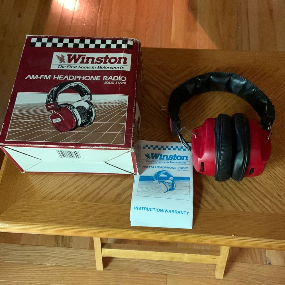 Winston AM-FM Headphone Radio
